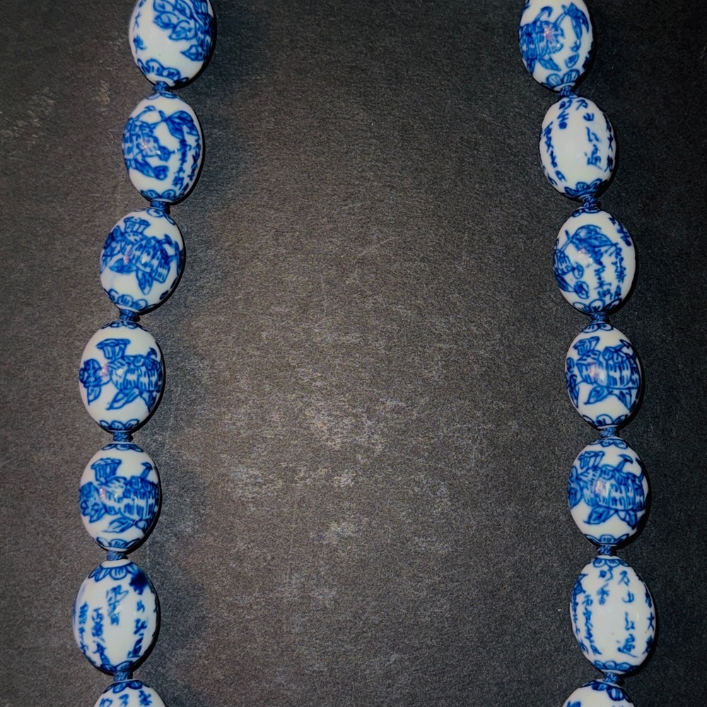 Vintage Chinese Porcelain Hand Painted Blue White Barrel Bead Necklace